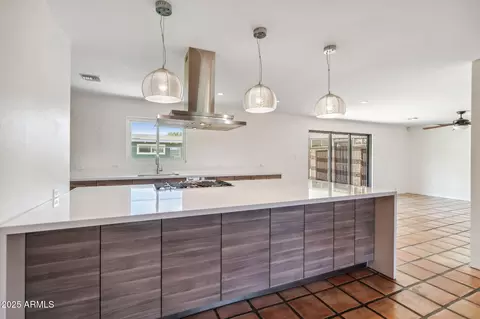 Kitchen - 216 E Harmont Dr, Phoenix, AZ 85020 photo 6 of 7