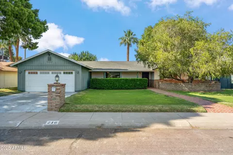 216 E Harmont Dr, Phoenix, AZ 85020