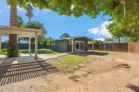 Exterior - 216 E Harmont Dr, Phoenix, AZ 85020 photo 8 of 12