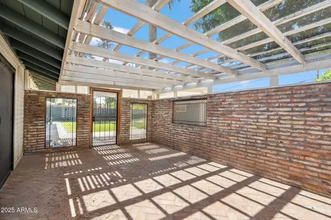 Exterior - 216 E Harmont Dr, Phoenix, AZ 85020 photo 4 of 12