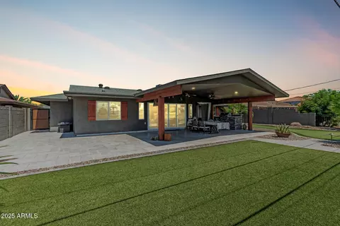 10235 W Desert Hills Dr, Sun City, AZ 85351