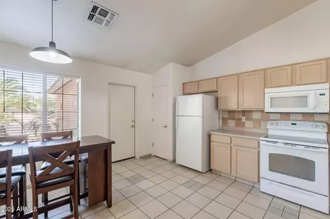 Kitchen - 10305 E Dragoon Ave, Mesa, AZ 85208 photo 3 of 4
