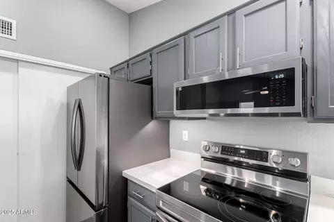 Kitchen - 1055 E Ingram St, Mesa, AZ 85203 photo 2 of 4