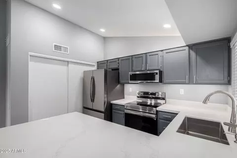 Kitchen - 1055 E Ingram St, Mesa, AZ 85203 photo 4 of 4