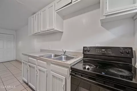 Kitchen - 2237 E Taylor St, Phoenix, AZ 85006 photo 1 of 2