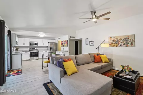 Living - 3410 Everett Dr, Phoenix, AZ 85032 photo 1 of 1