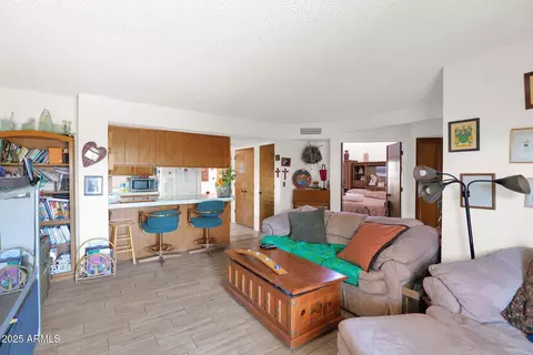 Living - 1040 E Clinton St, Phoenix, AZ 85020 photo 7 of 7