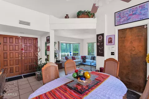 Dining - 1040 E Clinton St, Phoenix, AZ 85020 photo 2 of 2