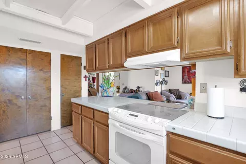Kitchen - 1040 E Clinton St, Phoenix, AZ 85020 photo 3 of 3