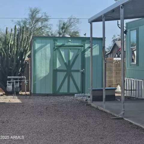 1325 N Delaware Dr, Apache Junction, AZ 85120 photo 2