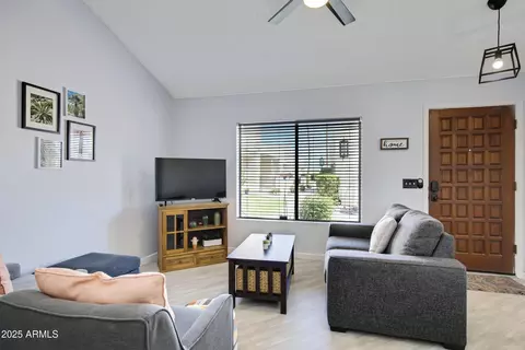 Living - 848 E Morningside Dr, Phoenix, AZ 85022 photo 1 of 3