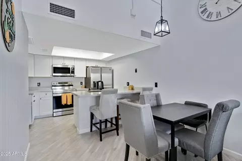 Dining - 848 E Morningside Dr, Phoenix, AZ 85022 photo 2 of 3