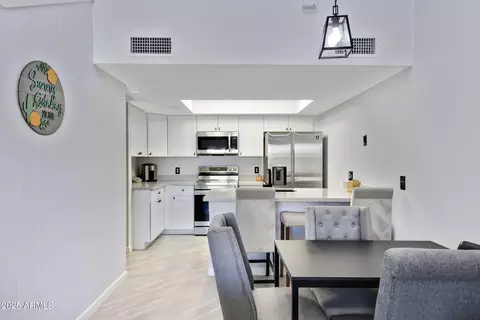 Dining - 848 E Morningside Dr, Phoenix, AZ 85022 photo 3 of 3