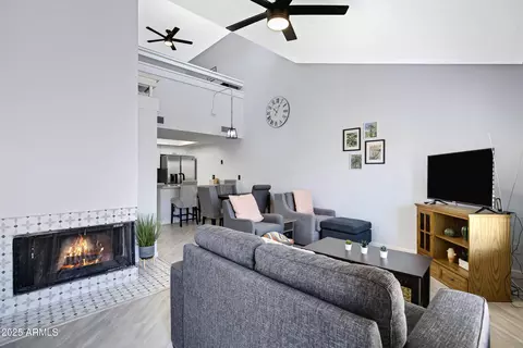 Living - 848 E Morningside Dr, Phoenix, AZ 85022 photo 2 of 3