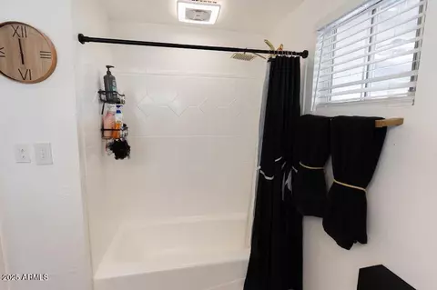 Bath - 1705 S Cedar Dr, Apache Junction, AZ 85120 photo 1 of 2