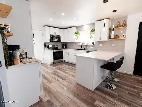 Kitchen - 1705 S Cedar Dr, Apache Junction, AZ 85120 photo 2 of 2