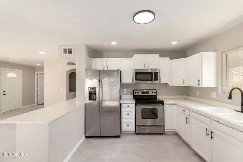 Kitchen - 619 E Jensen St #14, Mesa, AZ 85203 photo 4 of 4