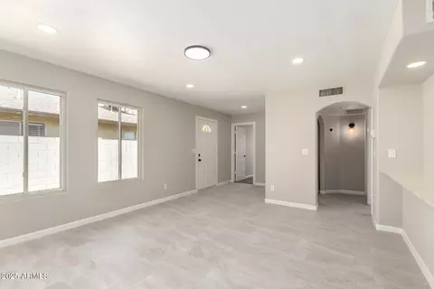 Living - 619 E Jensen St #14, Mesa, AZ 85203 photo 1 of 4
