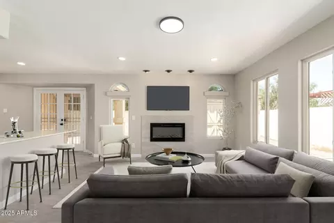 Living - 619 E Jensen St #14, Mesa, AZ 85203 photo 3 of 4