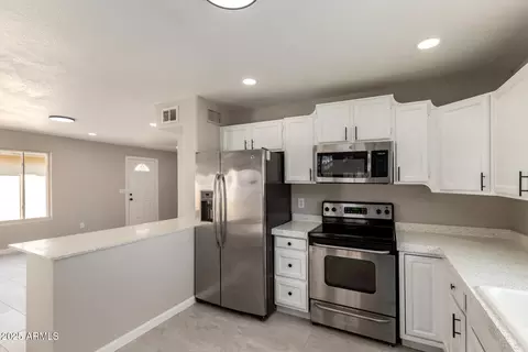 Kitchen - 619 E Jensen St #14, Mesa, AZ 85203 photo 3 of 4