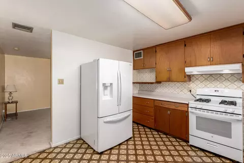 Kitchen - 4140 E Glenrosa Ave, Phoenix, AZ 85018 photo 2 of 3