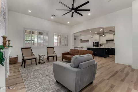 465 E Frances Ln, Gilbert, AZ 85295 photo 11