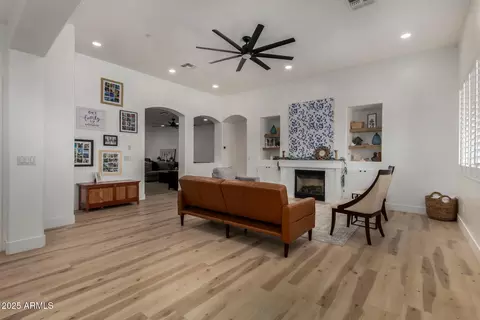 465 E Frances Ln, Gilbert, AZ 85295 photo 8