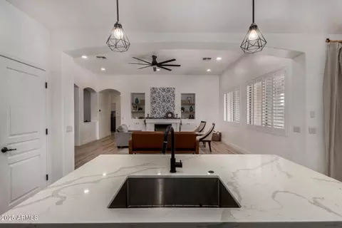 465 E Frances Ln, Gilbert, AZ 85295 photo 4