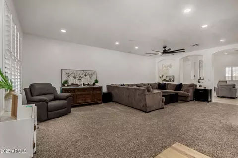 465 E Frances Ln, Gilbert, AZ 85295 photo 12
