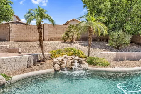 6352 W Hackamore Dr, Phoenix, AZ 85083 photo 9