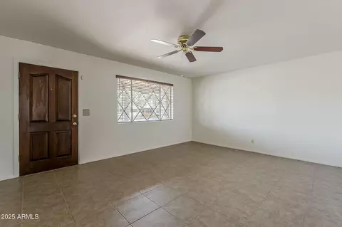 Living - 2432 W Echo Ln, Phoenix, AZ 85021 photo 1 of 7