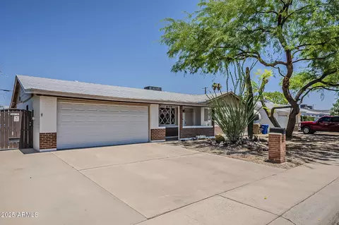 Exterior - 2432 W Echo Ln, Phoenix, AZ 85021 photo 3 of 12