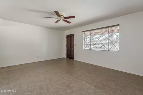Living - 2432 W Echo Ln, Phoenix, AZ 85021 photo 4 of 7