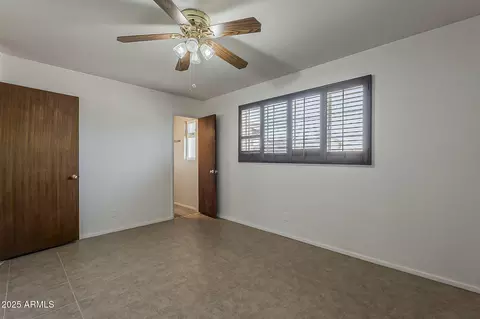 Bedroom - 2432 W Echo Ln, Phoenix, AZ 85021 photo 6 of 7