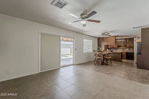 Living - 2432 W Echo Ln, Phoenix, AZ 85021 photo 7 of 7