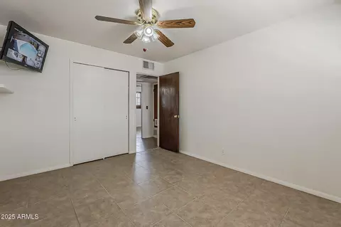 Bedroom - 2432 W Echo Ln, Phoenix, AZ 85021 photo 1 of 7