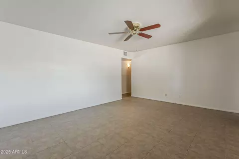 Living - 2432 W Echo Ln, Phoenix, AZ 85021 photo 3 of 7