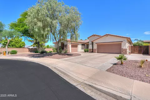 2514 E Grand Canyon Dr, Chandler, AZ 85249