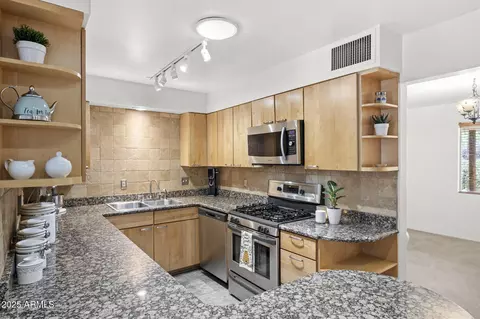 Kitchen - 3018 E Mulberry Dr, Phoenix, AZ 85016 photo 1 of 4
