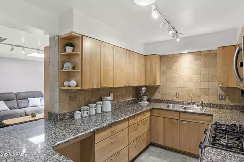 Kitchen - 3018 E Mulberry Dr, Phoenix, AZ 85016 photo 2 of 4