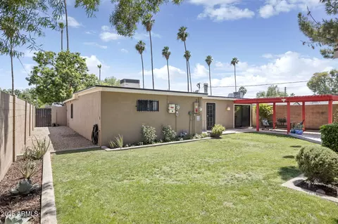 Exterior - 3018 E Mulberry Dr, Phoenix, AZ 85016 photo 5 of 9