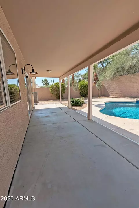 Exterior - 1332 E Charleston Ave, Phoenix, AZ 85022 photo 4 of 11
