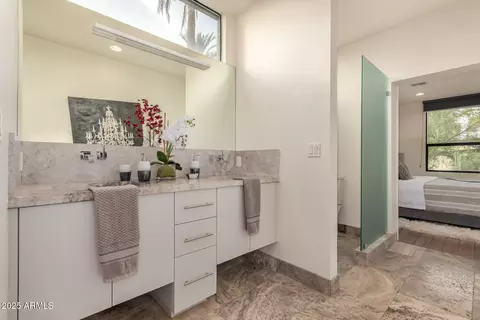 Bath - 4312 E Roma Ave, Phoenix, AZ 85018 photo 1 of 5