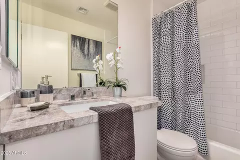 Bath - 4312 E Roma Ave, Phoenix, AZ 85018 photo 4 of 5