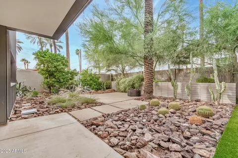 Exterior - 4312 E Roma Ave, Phoenix, AZ 85018 photo 4 of 5