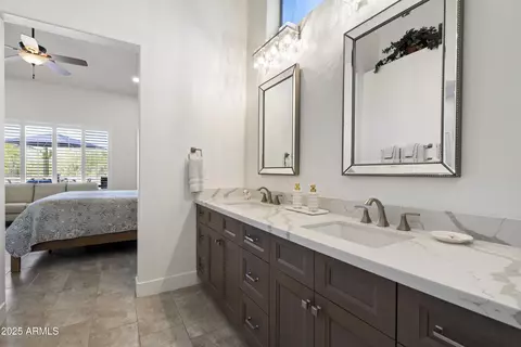 Bath - 5332 E Thunder Hawk Rd, Cave Creek, AZ 85331 photo 2 of 3