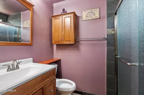Bath - 19648 N 8th Pl, Phoenix, AZ 85024 photo 2 of 2