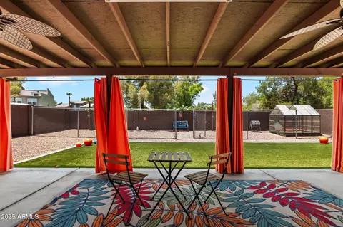 Exterior - 19648 N 8th Pl, Phoenix, AZ 85024 photo 3 of 4