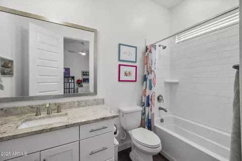 Bath - 2514 E Pleasant Ln, Phoenix, AZ 85042 photo 3 of 3