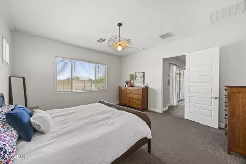 Bedroom - 2514 E Pleasant Ln, Phoenix, AZ 85042 photo 2 of 6